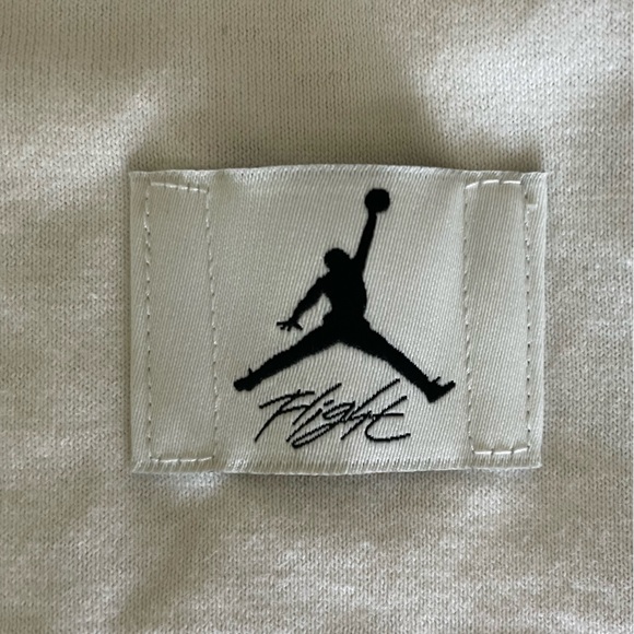 🚨🚨JORDAN TOP $40🚨🚨 - Picture 2 of 12